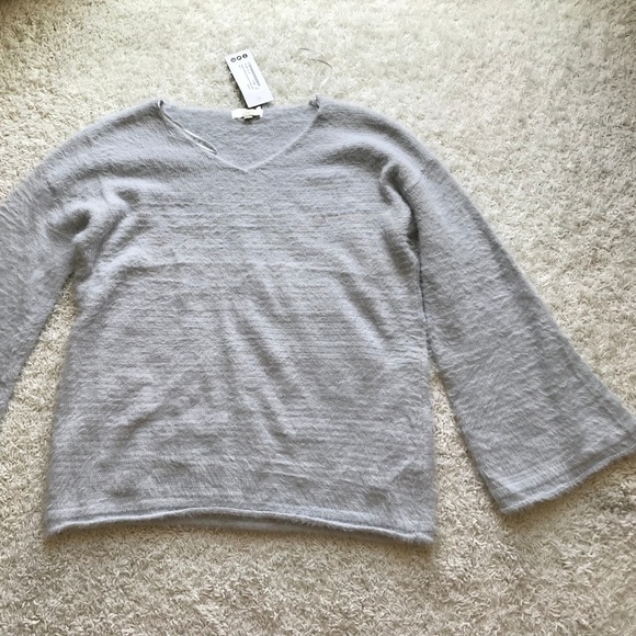 Brand New Boohoo Gray Sweater - Picture 1 of 3